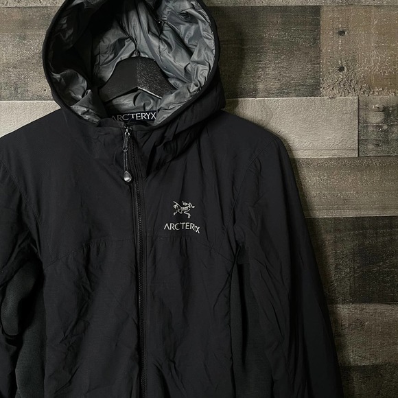 SOLD Arc'teryx LT Hoody Womens Medium - Picture 3 of 5